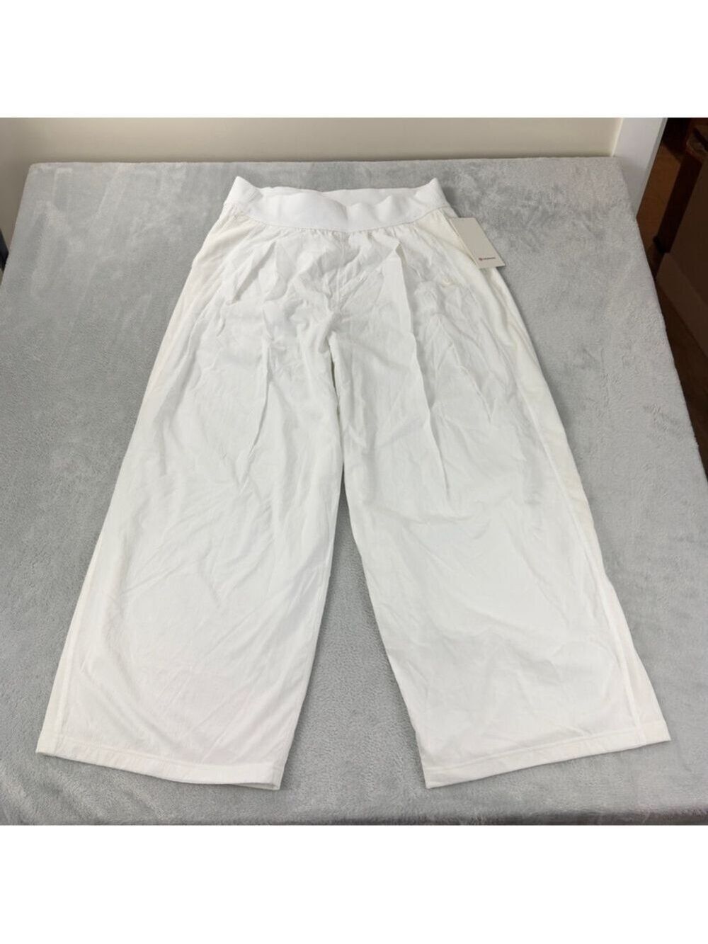 Lululemon Women's Large Lightweight Tennis Mid Rise Track Pant W5FFGS